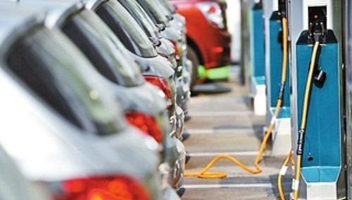 國(guó)務(wù)院:鼓勵(lì)社會(huì)資本進(jìn)入充電設(shè)施建設(shè)運(yùn)營(yíng)