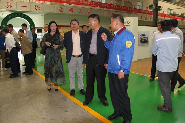 我院院長李文輝赴內(nèi)蒙古調(diào)研工業(yè)經(jīng)濟(jì)轉(zhuǎn)型升級(jí)情況