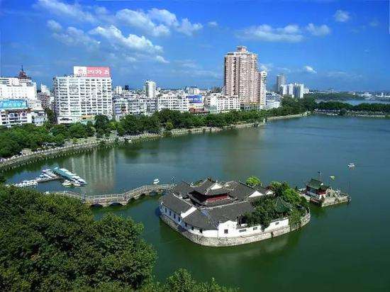 九江經(jīng)開區(qū)聚焦高端裝備制造、新材料新能源結(jié)碩果