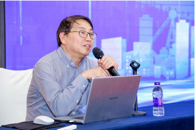 李文輝院長(zhǎng)獲聘湖南省產(chǎn)業(yè)集群高級(jí)專(zhuān)家，暢談湖南省集群培育工作三個(gè)“全國(guó)之首”